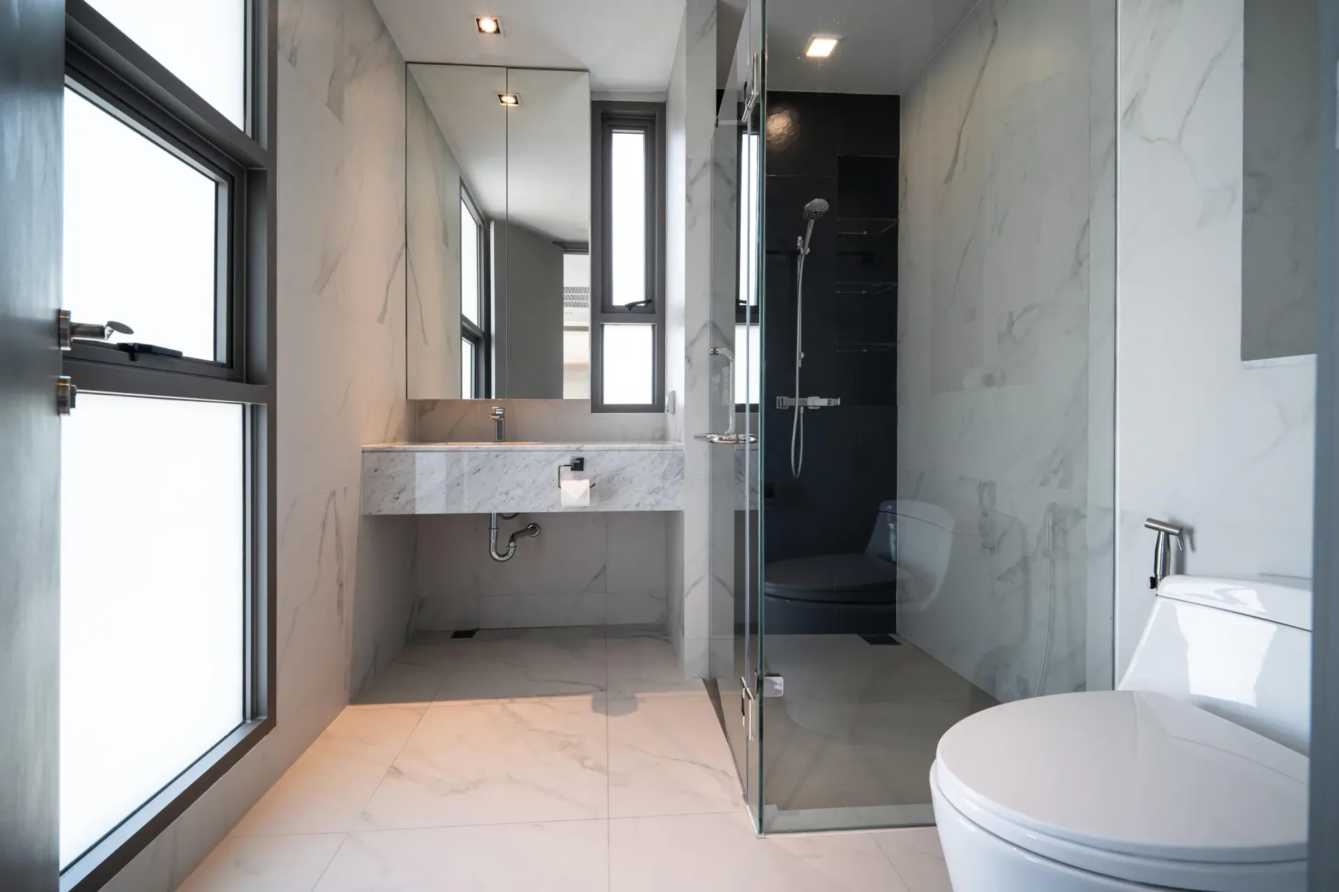 Full bathroom 5